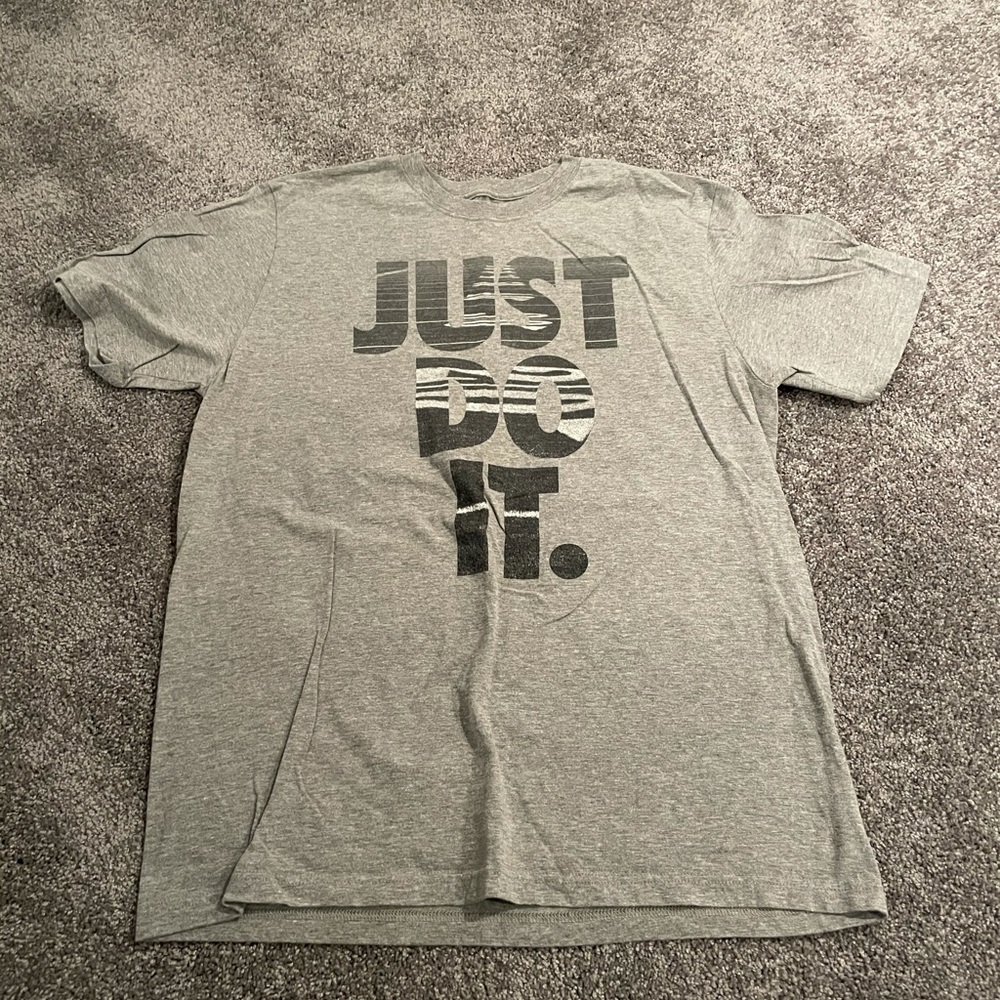 Nike t shirt